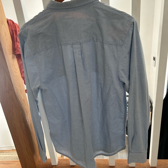 Animal Light Blue Button-Up Shirt SZ MEDIUM NWOT - Picture 3 of 7